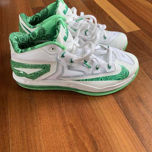 Nike Lebron 11 Low Easter Color Way Basketball Shoes Men's 10 (Women's 11)