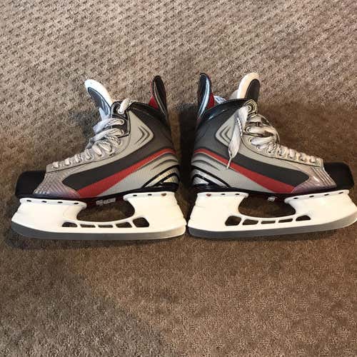 BarelyUsed Bauer Vapor X4.0 LE EE (Extra Wide) Size 8 Hockey Skates