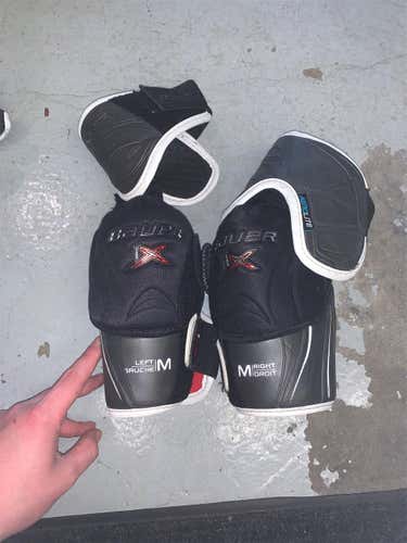 Used Medium Bauer Vapor 1X Elbow Pads