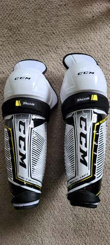 Like New Senior CCM Tacks 9060 Shin Pads