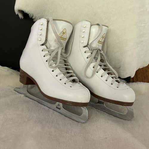 Ladies Jackson Mystique 7.5 Nearly NEW!