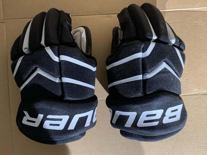 Black Used Junior Bauer Supreme One.2 Gloves 11"