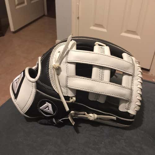 New!! NWOT Akadema Torino Series 12.75" Baseball Glove