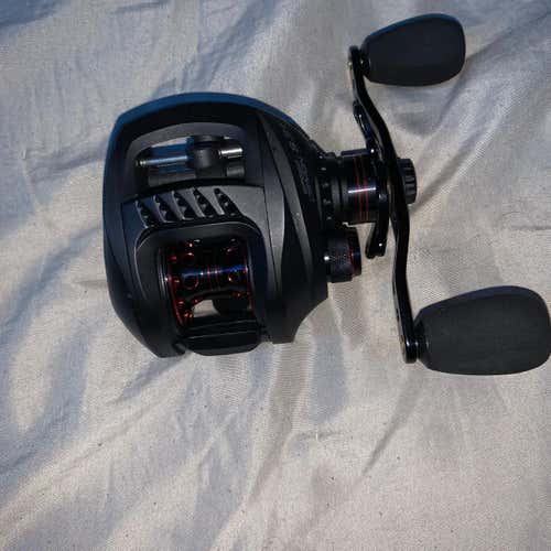 Used  Fishing Reel