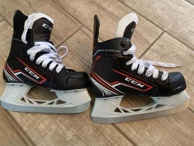 Youth New CCM JetSpeed 340 Hockey Skates D&R (Regular) Size 13