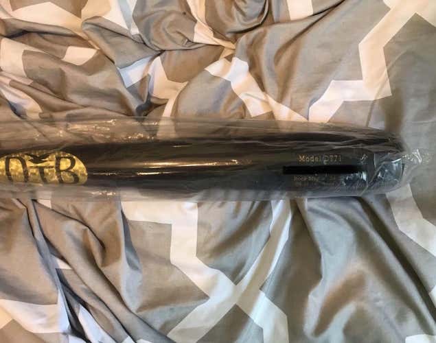 Someone Is Purchasing DON’T BUYDove Tail Wood Bat And Oakleys