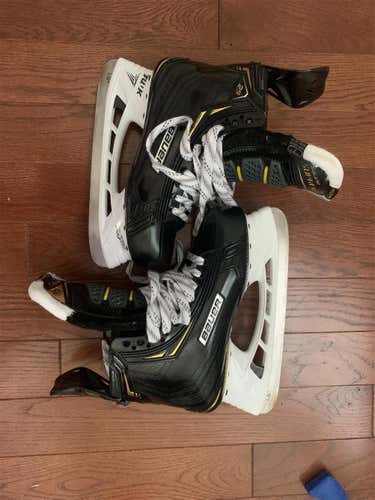 New Bauer Supreme 2S Pro D&R (Regular)  Size 7 Hockey Skates