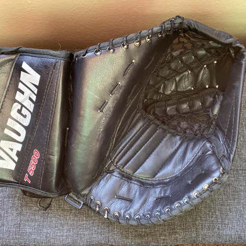 Black Vaughn Vision 5500 Glove And Blocker