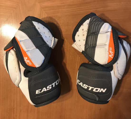 Used Medium Easton Mako M5 Elbow Pads