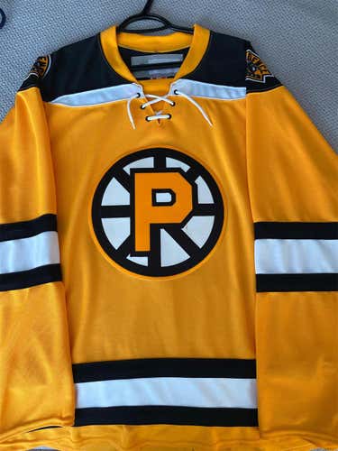 Providence Bruins Men's Large CCM Jersey