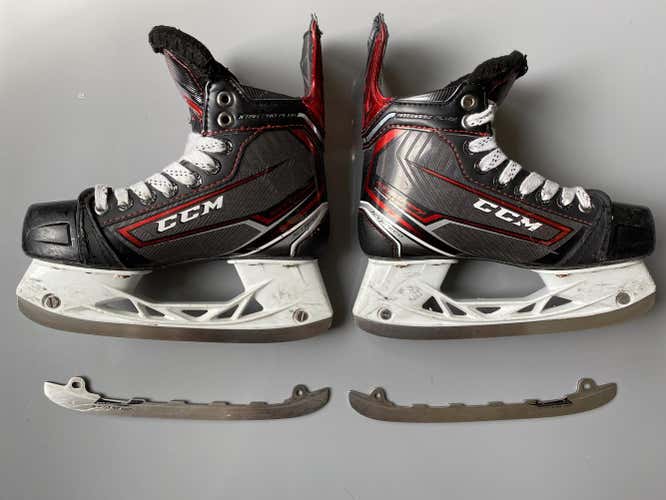 Junior Used CCM JetSpeed Xtra Pro Plus Hockey Skates Size 2.5