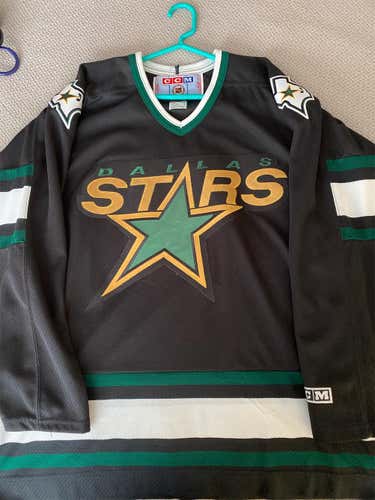 Classic Dallas Men's Large CCM Jersey