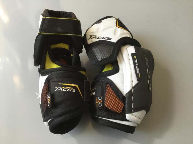 Junior Medium CCM Super Tacks Elbow Pads used