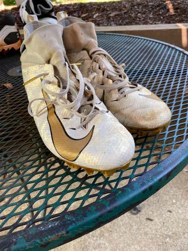Gold Men's Molded Cleats Low Cut