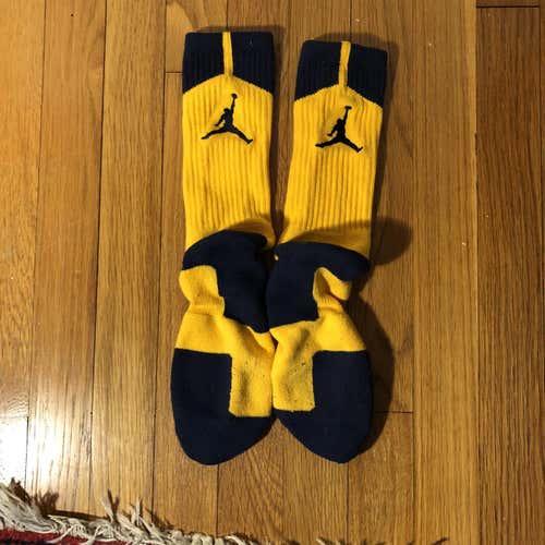 Yellow/Navy Men's Large Air Jordan Basketball Socks (Michigan, Marquette)