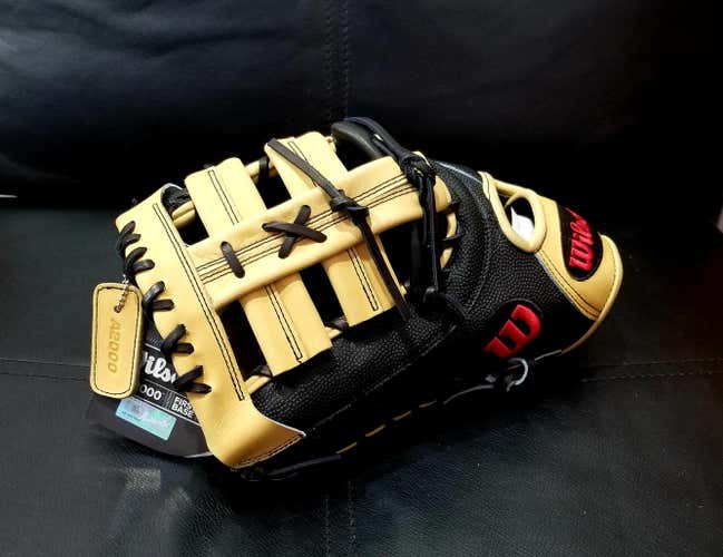 Brand New 2020 Wilson A2000 1620 SuperSkin First Baseman's mitt 12.5"