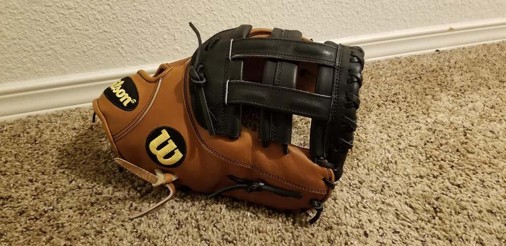 Brown Used High School/College Wilson Right Handed First Base A2000 2013 Baseball Glove 12.5"