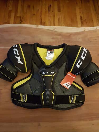 New Junior Medium CCM Tacks 3092 Shoulder Pads