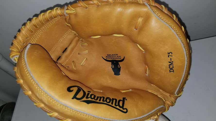 New Diamond Catcher's Mitt 31.5"