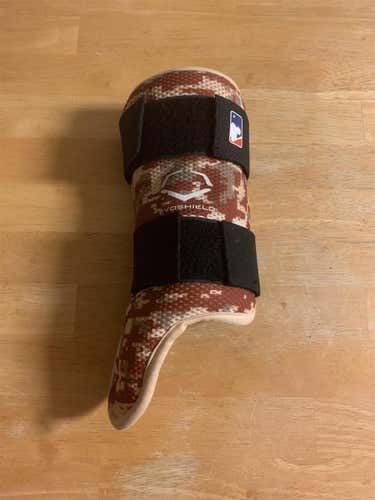 EvoShield leg gaurd (righty)