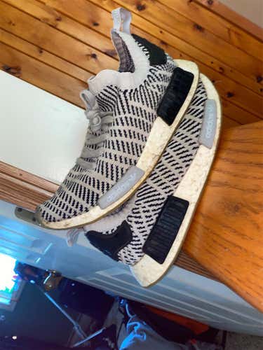 Zebra Adidas NMD R1 Men's 10 (Women's 11)