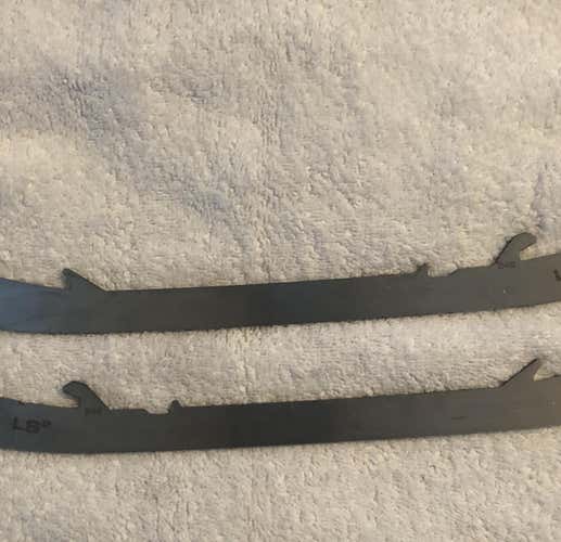 Used Bauer LS2 246
