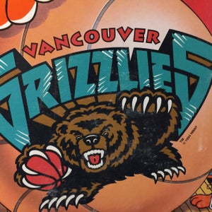 NEW VINTAGE Vancouver Grizzlies Frosted Flakes Cereal Box