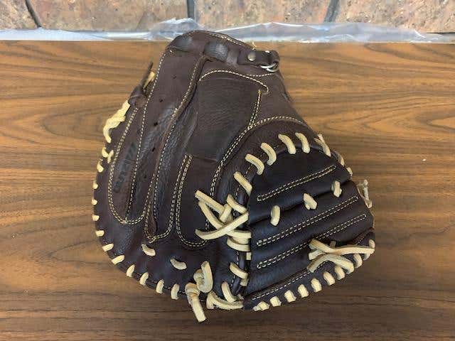 Mizuno Left Handed Franchise Catchers Mitt 33.5"