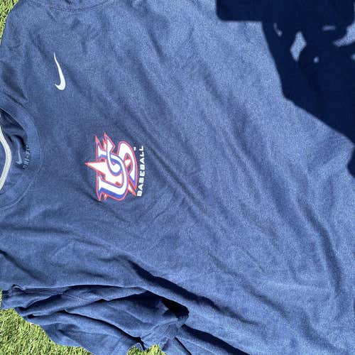 Adult XXL Nike Shirt