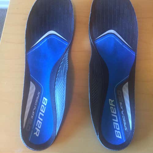 New Bauer Speed Plate 2.0 D&R (Regular)  Size 8 Hockey Skates