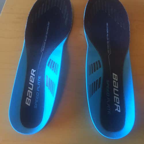 New Bauer Speed Plate D&R (Regular)  Size 8 Hockey Skates