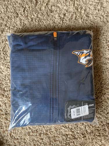 Nashville Predators NHL Men's Large Lightweight Hoodie