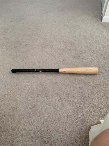 Used Wood Maple 32" Bat