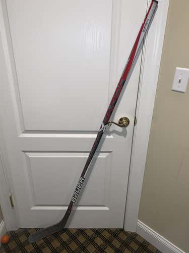 BAUER SUPREME 1S PRO STOCK STICK NYLANDER LEAFS 77
