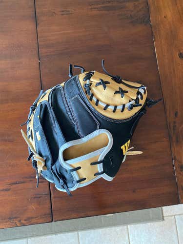 Black New Catcher's A2000 M1 33.5" Baseball Glove