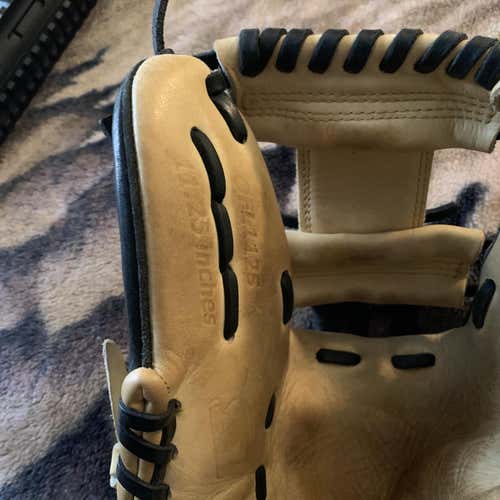 Used Right Handed TPX 11.25" Baseball Glove