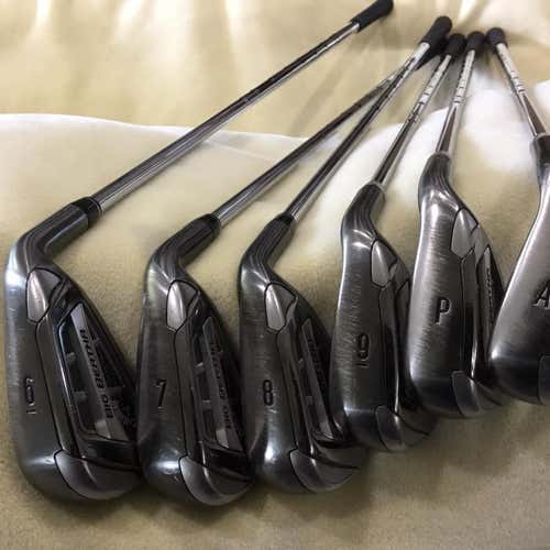Used Right Handed Big Bertha Regular Flex (6 Clubs; 6-9 Iron,PW,AW) Clubs (Full Set)