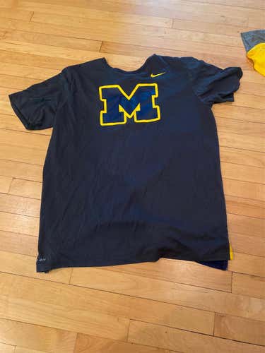Michigan Blue Unisex XL Nike Shirt