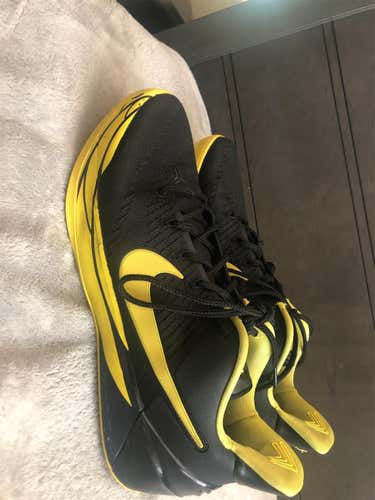 Black Men's 11.5 (Women's 12.5) Nike Shoes