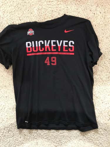 Adult Medium/Large Nike Shirt