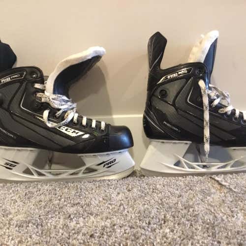 Used CCM RibCor 40K D&R (Regular)  Size 11 Hockey Skates