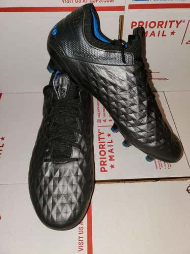 Nike Tiempo Legend 8 FG Cleats