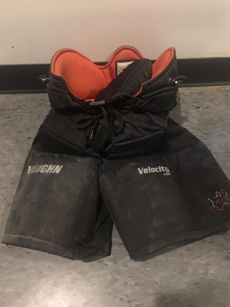 Black Used Medium Vaughn Hockey Goalie Pants
