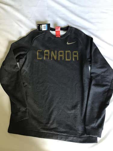 Nike Team Canada Crew Top - MEDIUM - NEW w/TAG