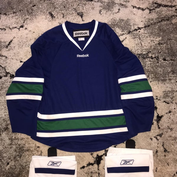 Uncrested Canucks Practice Jersey (med.)
