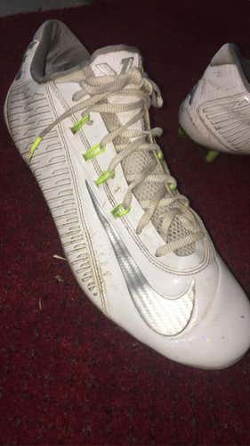 White Men's Molded Cleats Low Cut