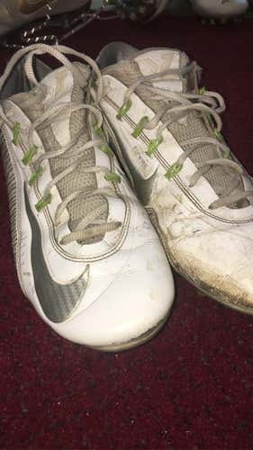 White Men's Molded Cleats Low Cut