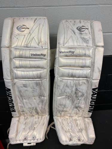 37+1 Vaughn 7400 Leg Pads