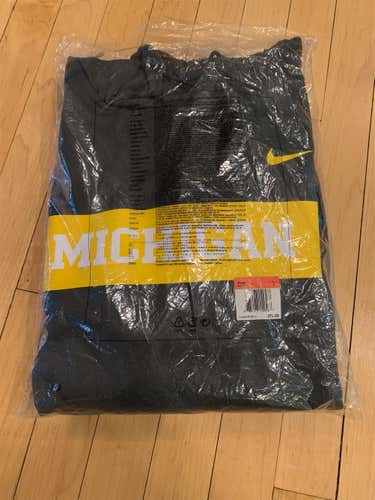 Michigan Gray Men's Large Nike Sweatshirt