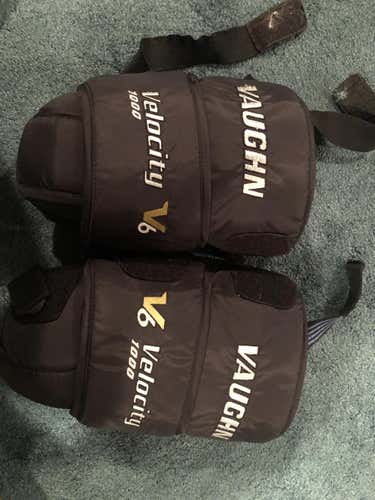 Used Vaughn velocity 1000 knee pads large